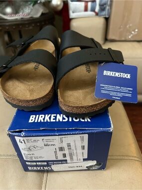 Birkenstock Arizona Matte Black Two-Strap Sandals 10 women, 8 men